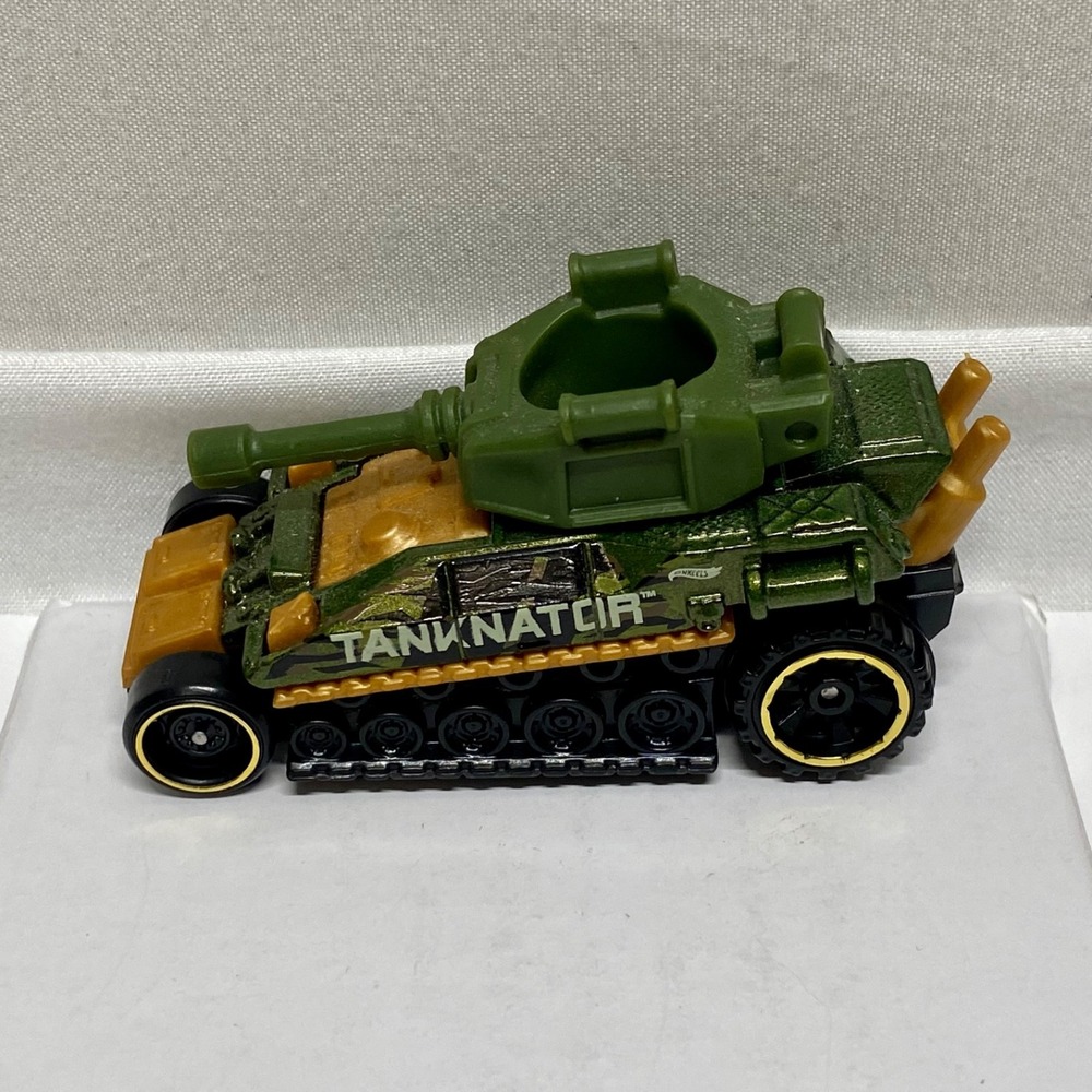 Hot Wheels Tanknator 2015 Loose Malaysia HW Green 1/64 Die-cast Military Tank